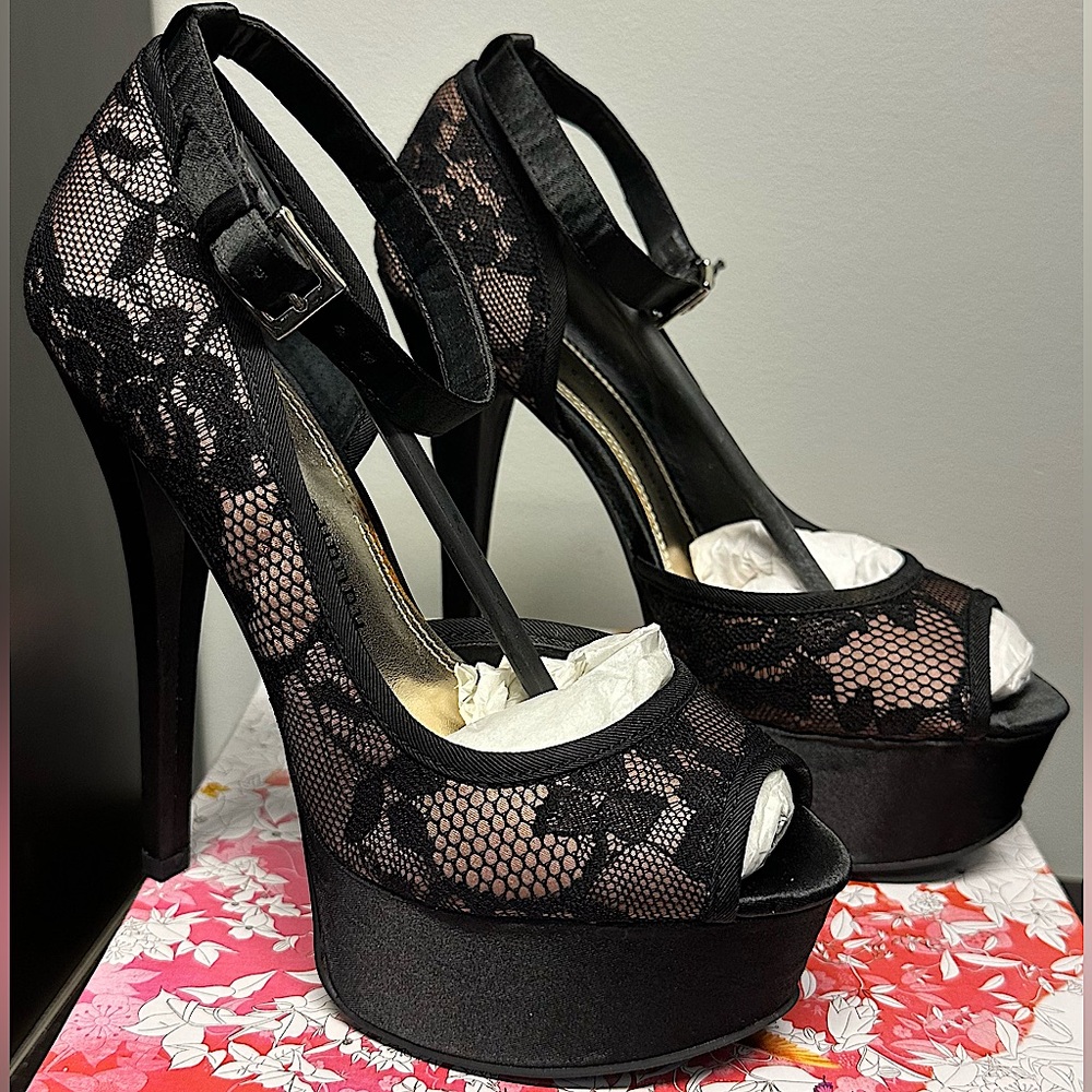 Chinese Laundry Platform Heels (Shoes, Sandals) size 7
